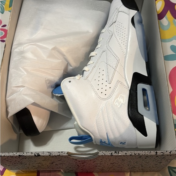 Jordan MVP White and Blue Sneakers - Picture 6 of 7